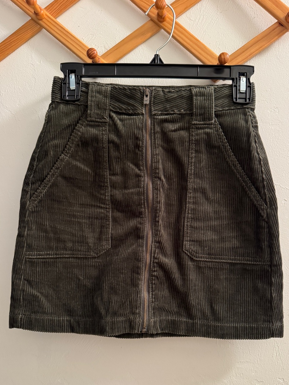 Hollister Ultimate High Rise Corduroy Mini Skirt Olive Green Size 0